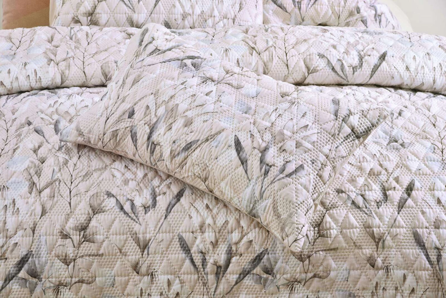 Emila Quilt Cover Set 3 Emila Quilt Cover Set - Image 3