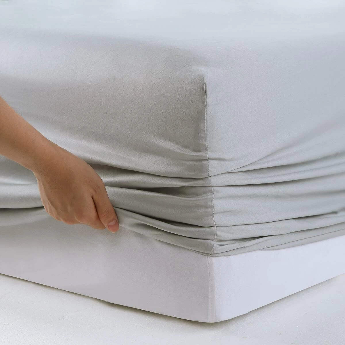 400 Thread Count Fitted Sheet Silver 2 400 Thread Count Fitted Sheet Silver - Image 2